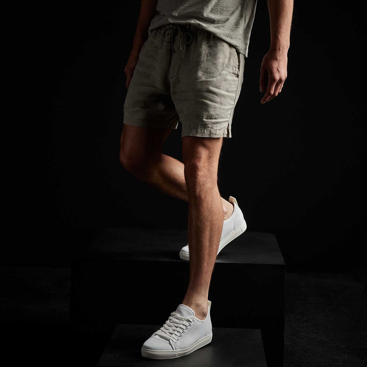 Lightweight Linen Short in Silt Pigment | James Perse Los Angeles