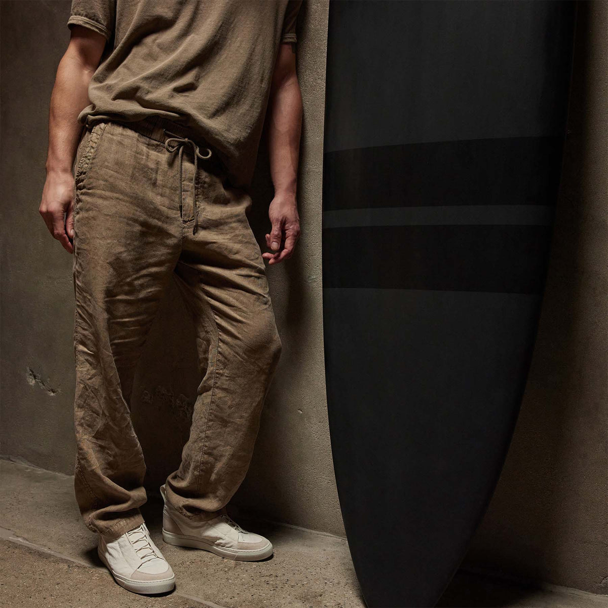 Relaxed Fit Linen Pant in Cashew Pigment | James Perse Los Angeles