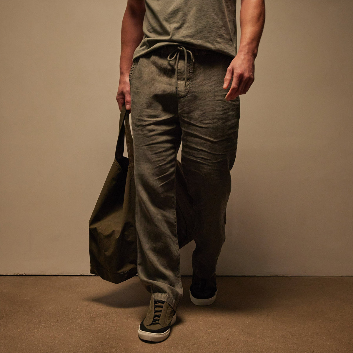 Large Matte Nylon Tote in Olive | James Perse Los Angeles