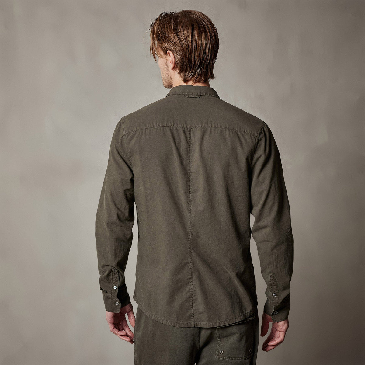 Standard Shirt in Dark Olive Pigment | James Perse Los Angeles