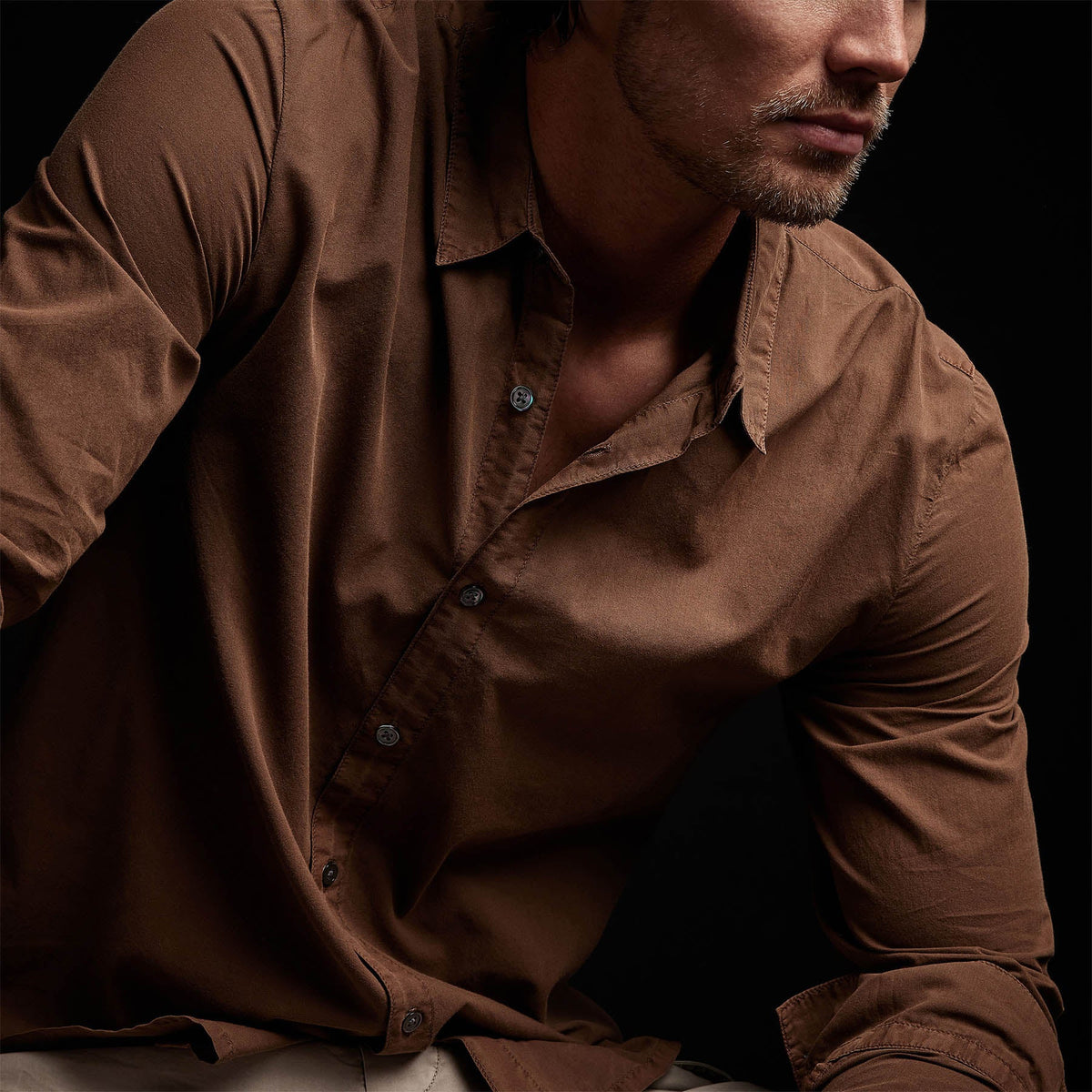 Standard Shirt in Gingerbread Pigment | James Perse Los Angeles