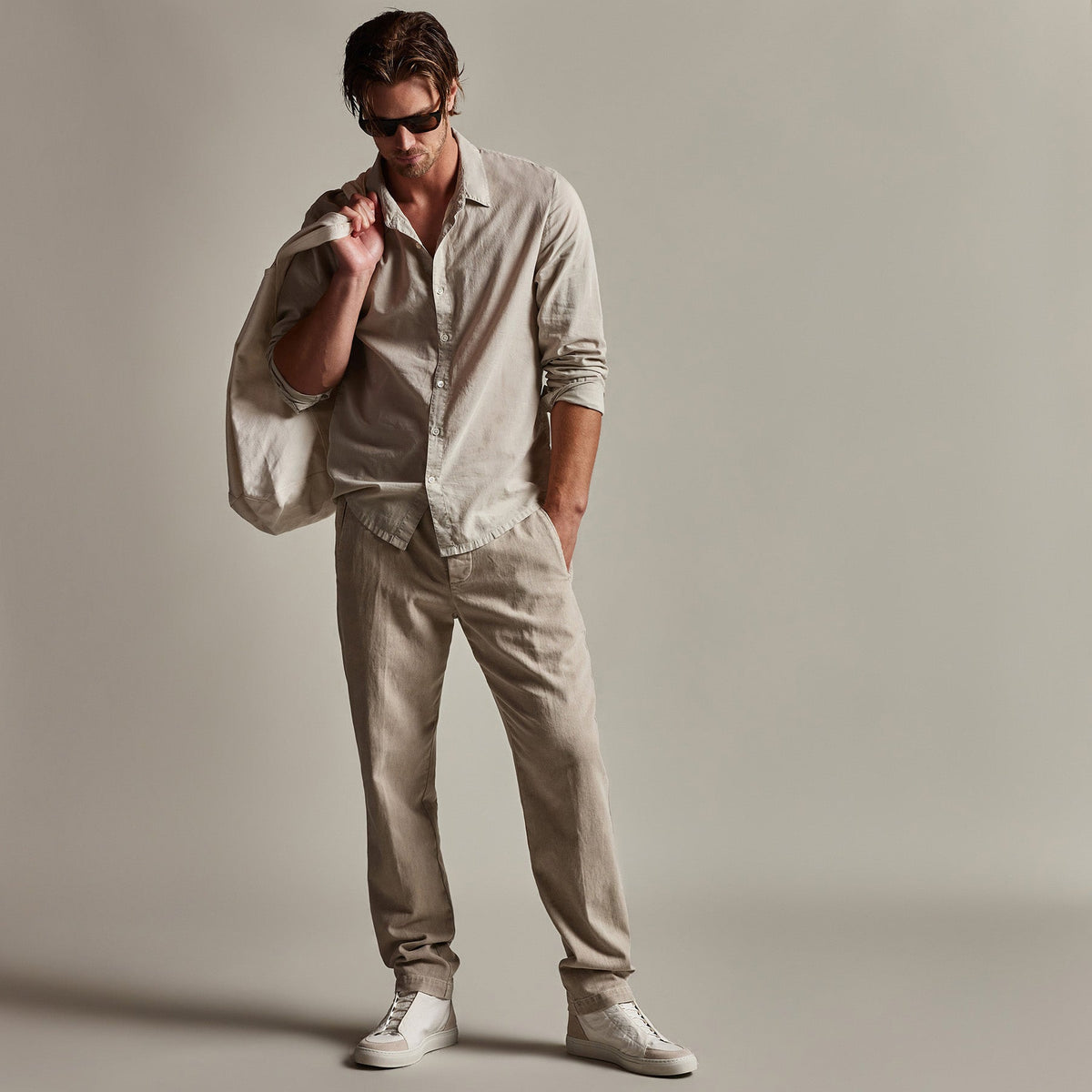 Standard Shirt in Toast Pigment | James Perse Los Angeles
