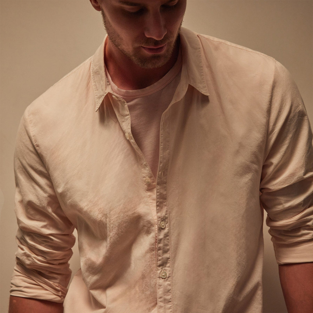 Standard Shirt in Zephyr Pigment | James Perse Los Angeles