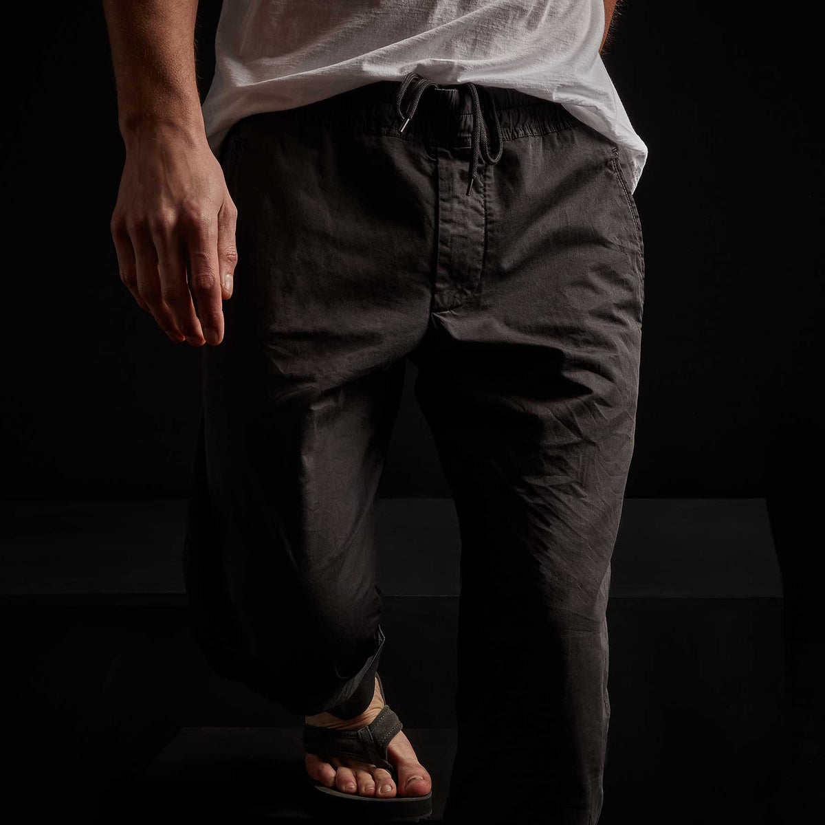 Stretch Cotton Linen Cuffed Trouser in Magma Pigment | James Perse Los Angeles