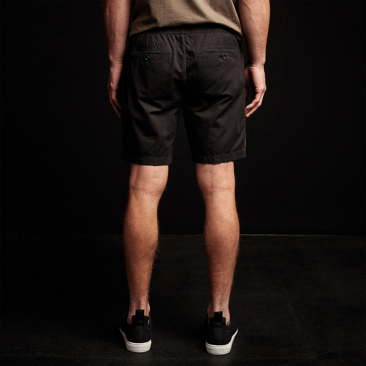 Cotton Linen Tailored Short in Black | James Perse Los Angeles