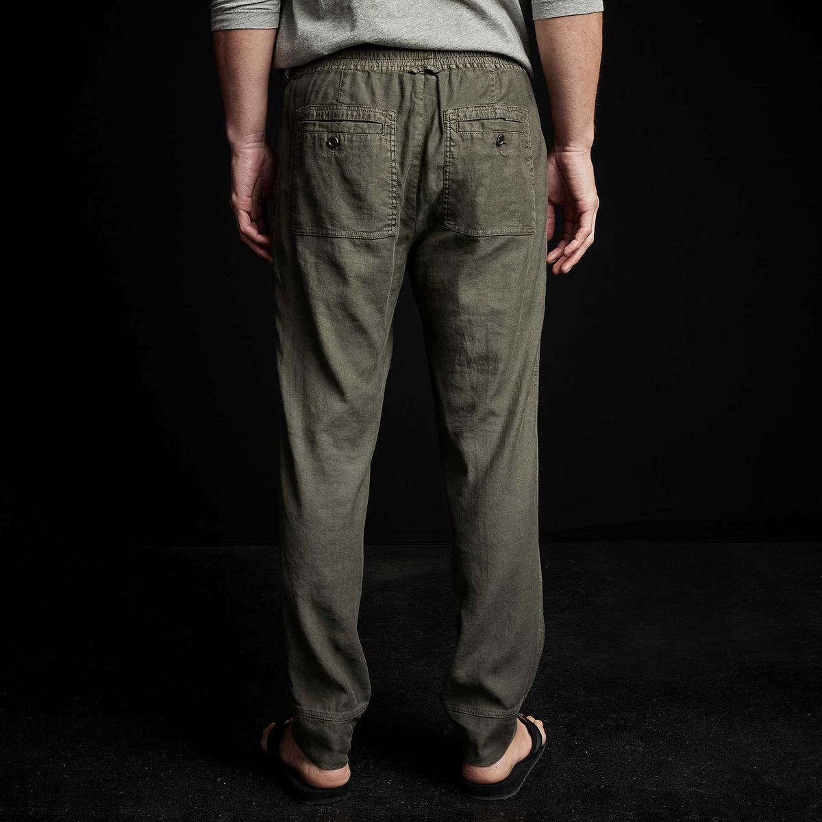 Patch Pocket Utility Pant in Alligator Pigment | James Perse Los Angeles