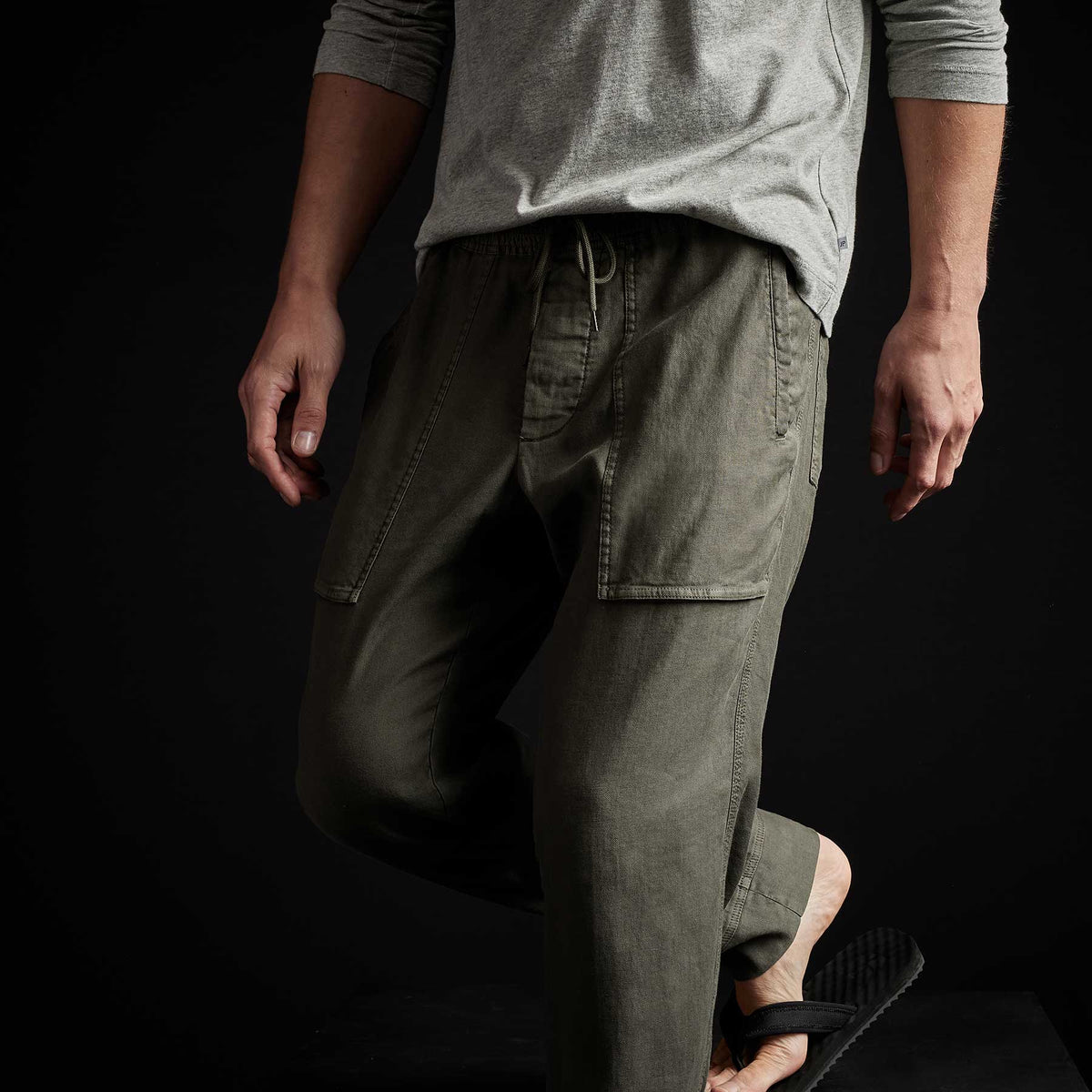Patch Pocket Utility Pant in Alligator Pigment | James Perse Los Angeles