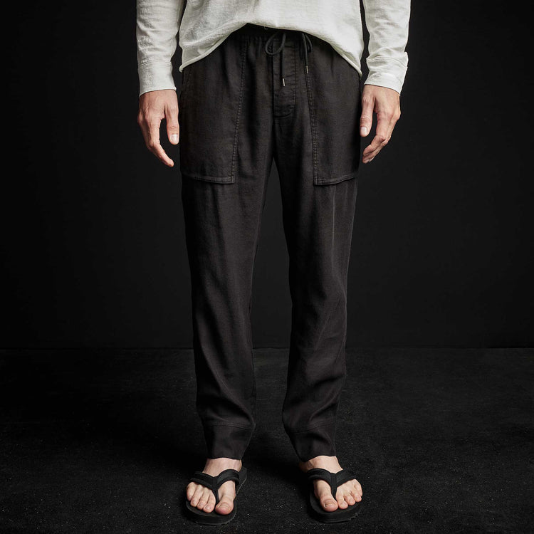 Patch Pocket Utility Pant in Black | James Perse Los Angeles