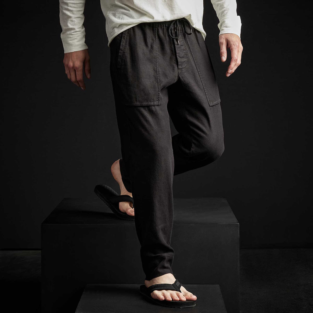 Patch Pocket Utility Pant in Black | James Perse Los Angeles