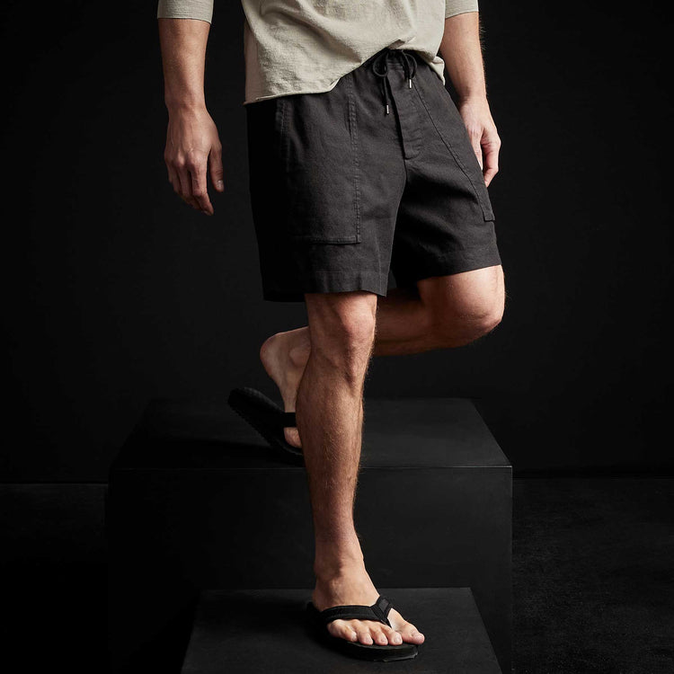 Patch Pocket Short in Black | James Perse Los Angeles