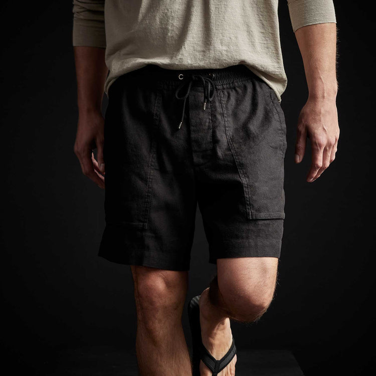 Patch Pocket Short in Black | James Perse Los Angeles
