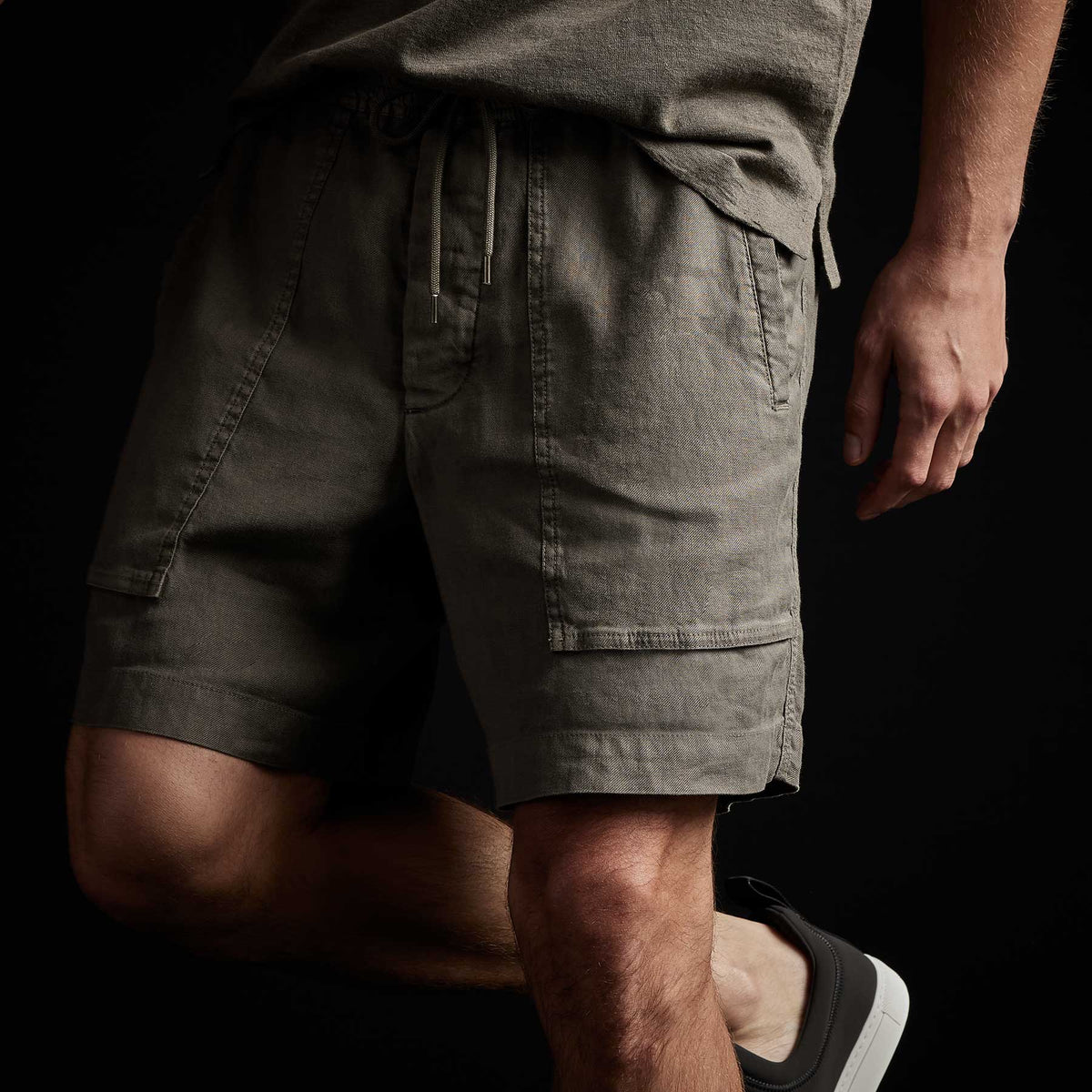 Patch Pocket Short in River Rock Pigment | James Perse Los Angeles