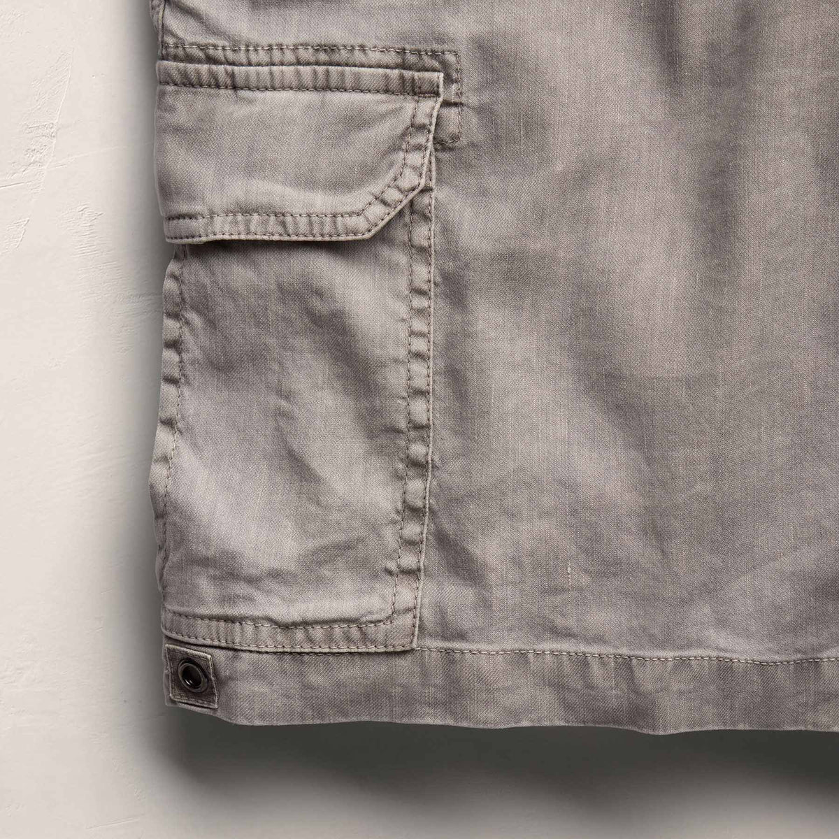 Linen Cotton Utility Short in Fog Pigment | James Perse Los Angeles