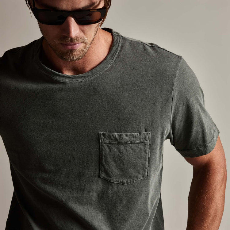 Lightweight Jersey Pocket Tee in Alligator Pigment | James Perse Los Angeles