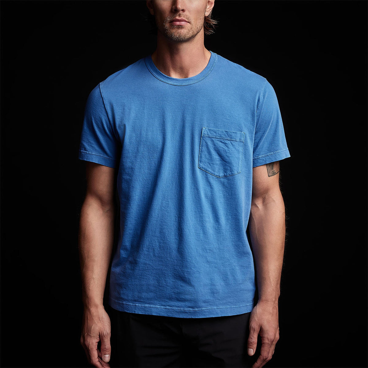 Lightweight Jersey Pocket Tee in Electric Blue Pigment | James Perse Los Angeles 