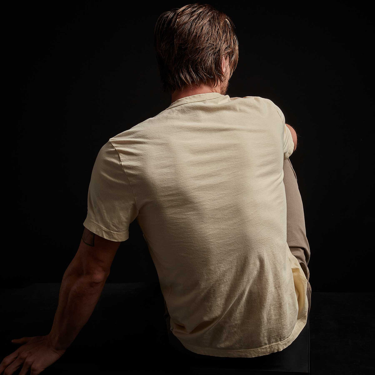 Lightweight Jersey Pocket Tee - Gesso Pigment | James Perse Los Angeles