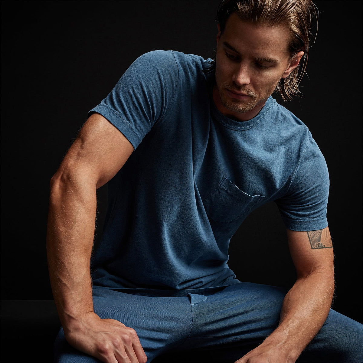 Lightweight Jersey Pocket Tee in Lake Pigment | James Perse Los Angeles