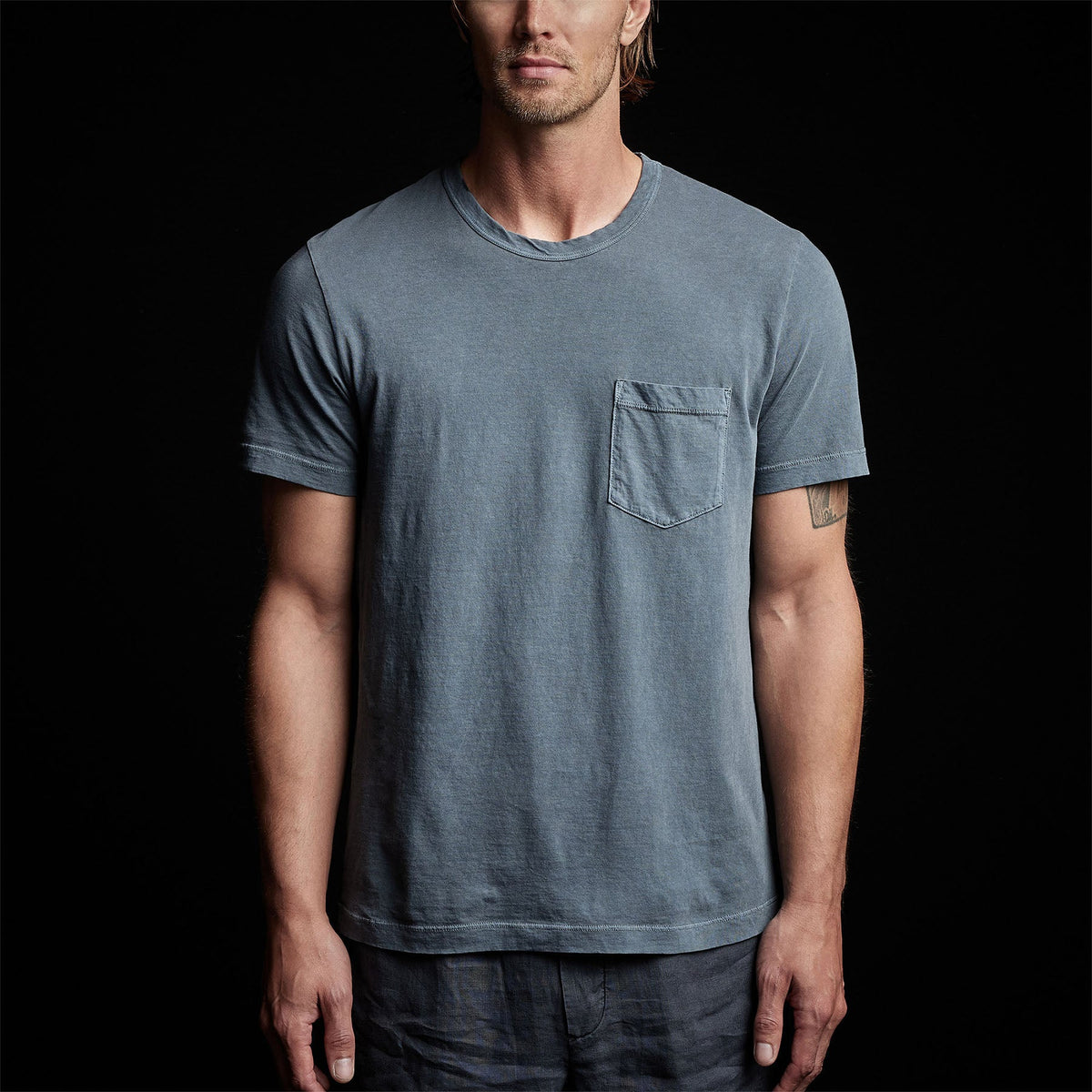 Lightweight Jersey Pocket Tee in Maine Pigment | James Perse Los Angeles