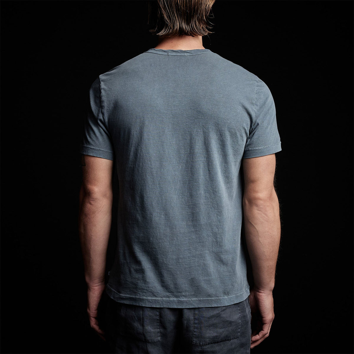 Lightweight Jersey Pocket Tee in Maine Pigment | James Perse Los Angeles