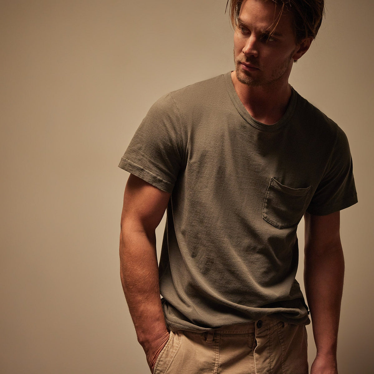 Lightweight Jersey Pocket Tee in Palm Pigment | James Perse Los Angeles