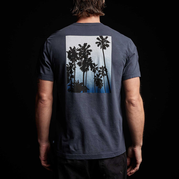 Short Sleeve Crew Palm Graphics in Blue Oil Pigment | James Perse Los Angeles 