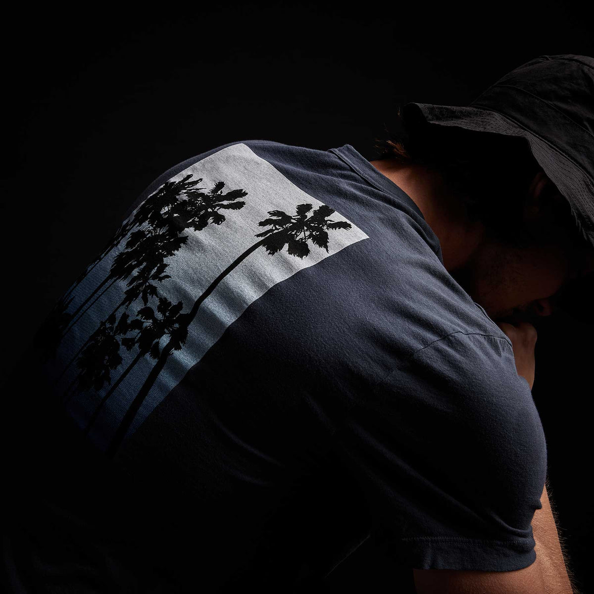 Short Sleeve Crew Palm Graphics in Blue Oil Pigment | James Perse Los Angeles 