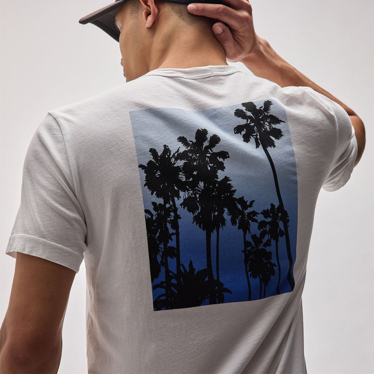 Short Sleeve Crew Palm Graphic in White/Blue | James Perse Los Angeles