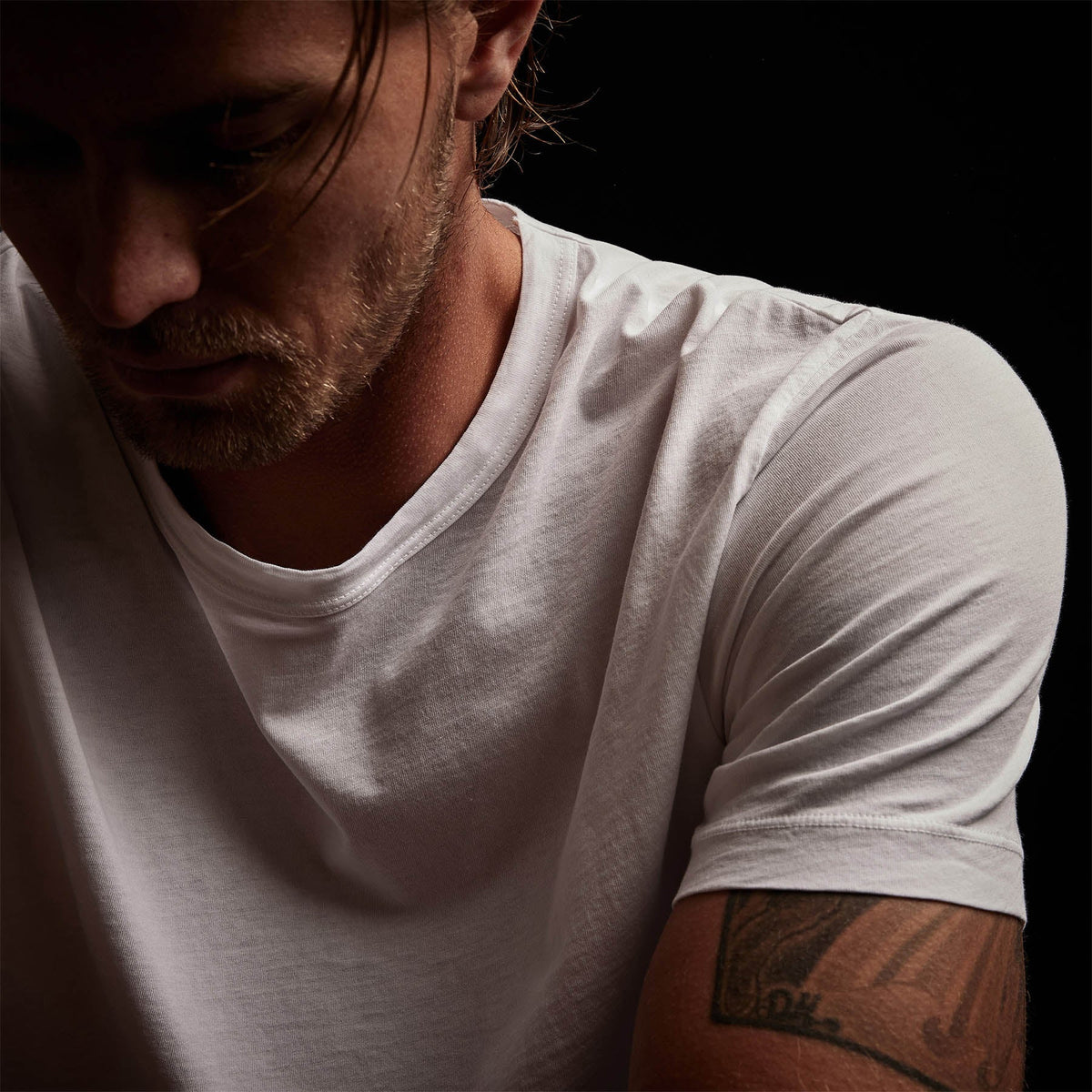 Mountain Graphic Crew in White | James Perse Los Angeles