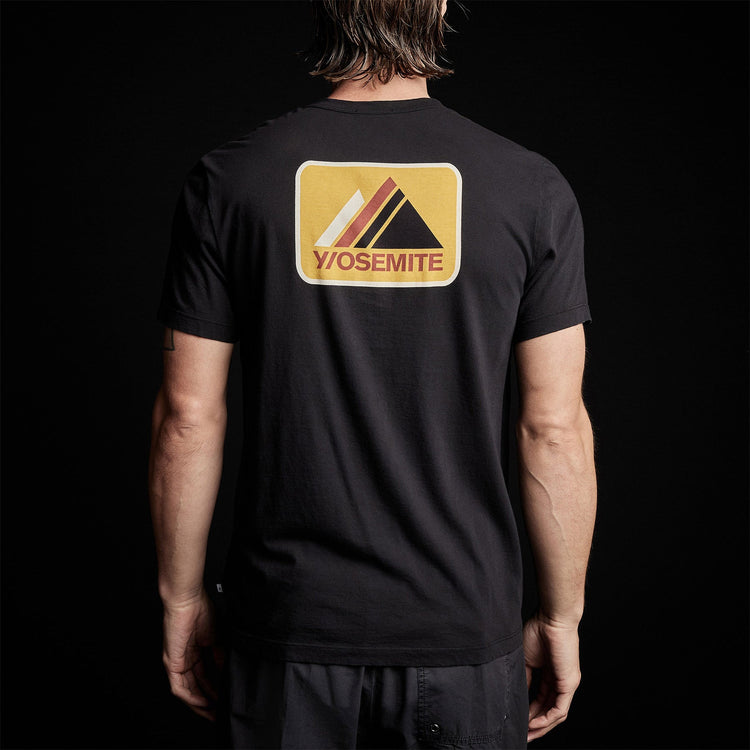 Short Sleeve Crew Alpine Graphic in Black | James Perse Los Angeles