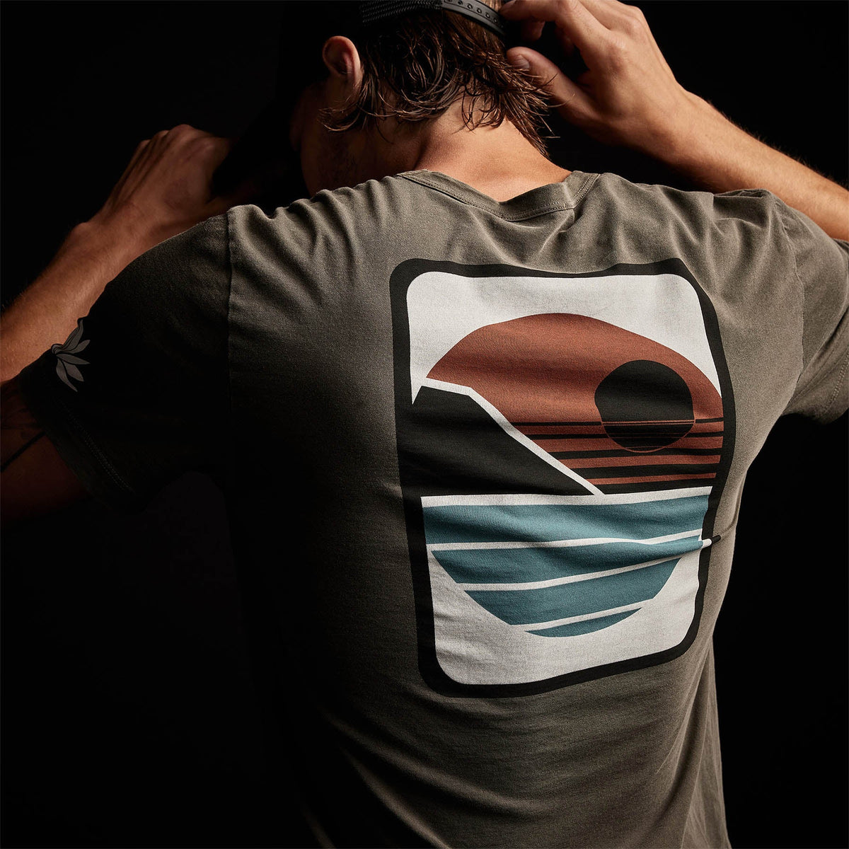 Malibu Shoreline Graphic Crew in Platoon Pigment | James Perse Los Angeles
