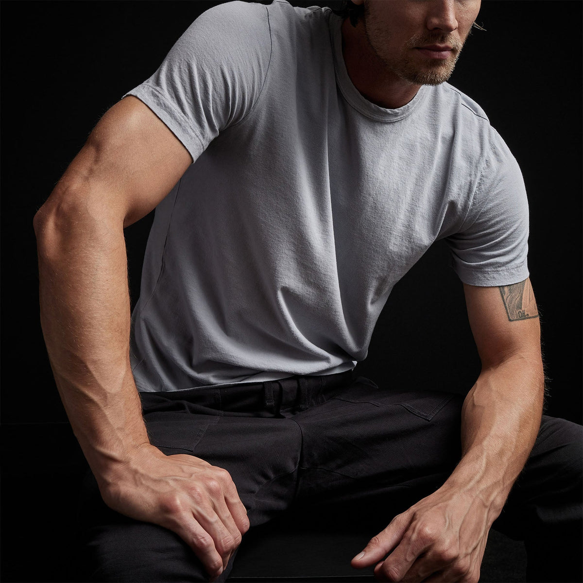 Short Sleeve Crew Neck in Blue Fog Pigment | James Perse Los Angeles