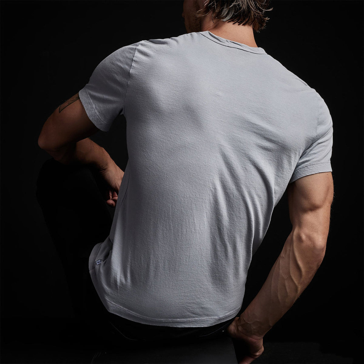 Short Sleeve Crew Neck in Blue Fog Pigment | James Perse Los Angeles