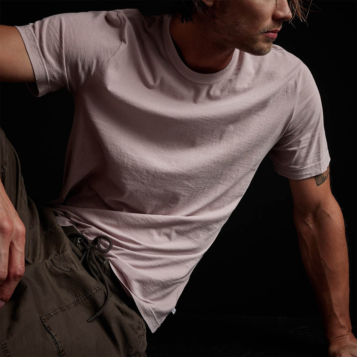 Short Sleeve Crew Neck in Calamine Pigment | James Perse Los Angeles