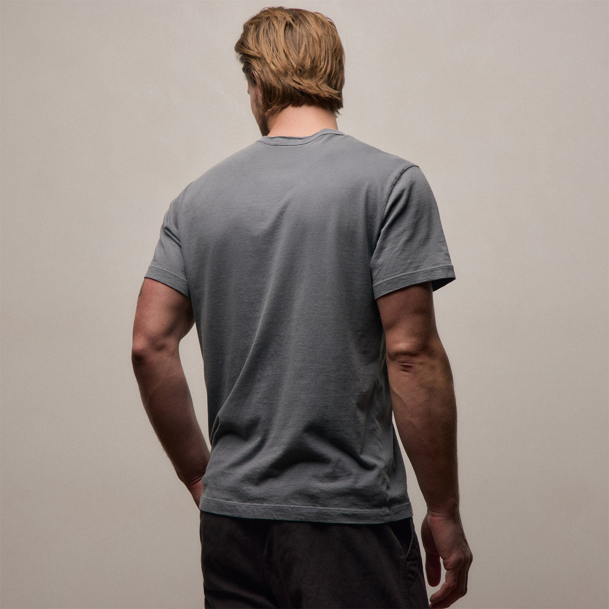 Short Sleeve Crew Neck in Cavalry Pigment | James Perse Los Angeles