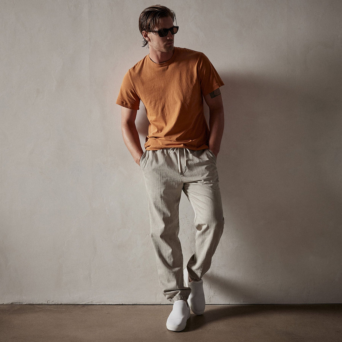 Short Sleeve Crew Neck in Citrine Pigment | James Perse Los Angeles