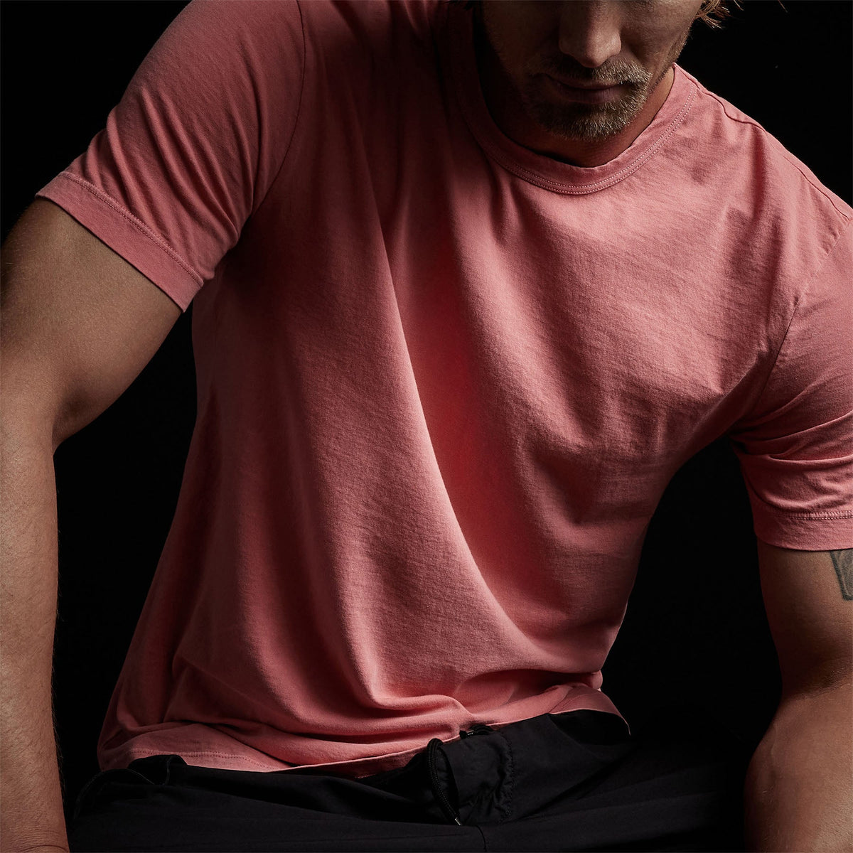 Short Sleeve Crew Neck in Flamingo Pigment | James Perse Los Angeles