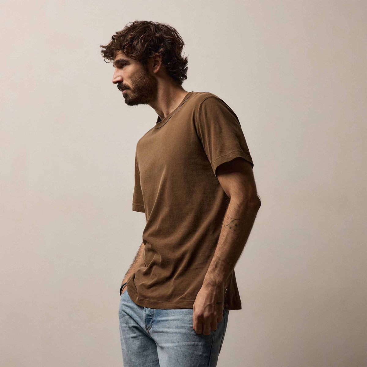 Short Sleeve Crew Neck in Gingerbread Pigment | James Perse Los Angeles