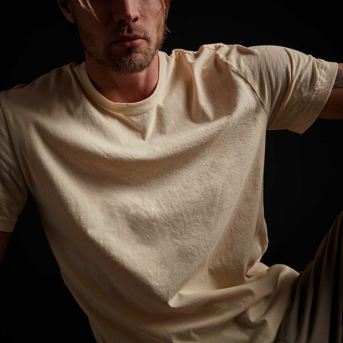 Short Sleeve Crew Neck - Gesso Pigment | James Perse Los Angeles