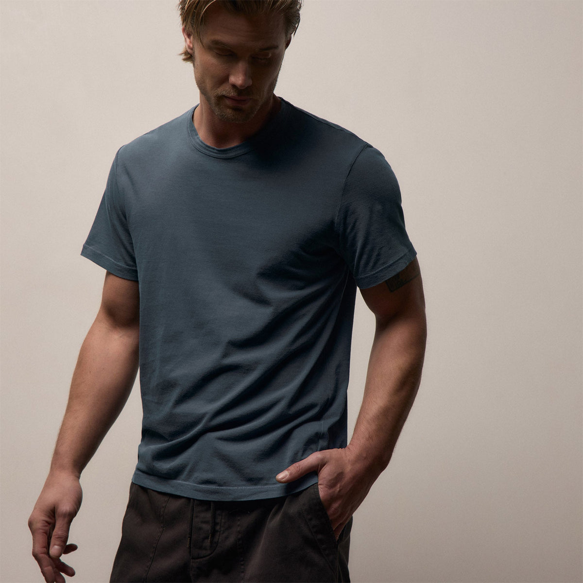 Short Sleeve Crew Neck in Lake Pigment | James Perse Los Angeles