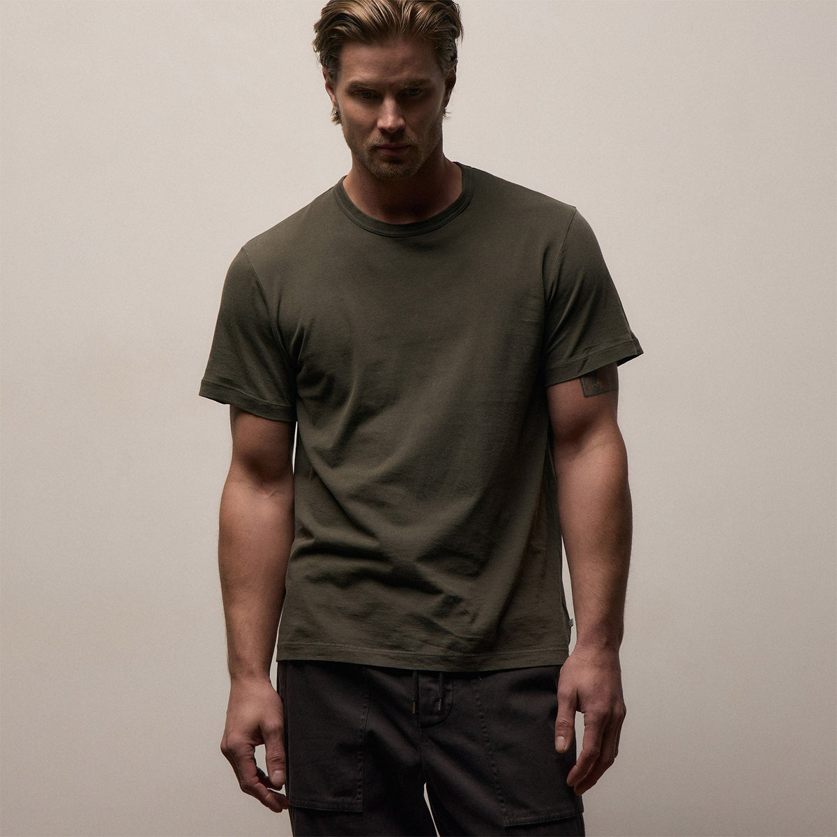Short Sleeve Crew Neck in Platoon Pigment | James Perse Los Angeles