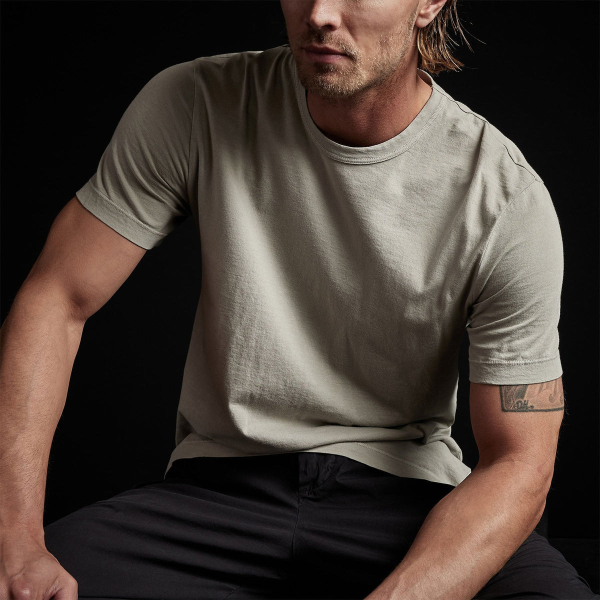 Short Sleeve Crew Neck in Silt Pigment | James Perse Los Angeles