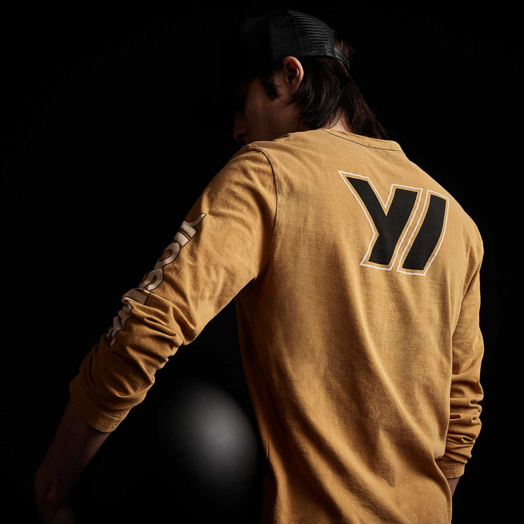 Long Sleeve Crew Neck in Brass Pigment | James Perse Los Angeles 