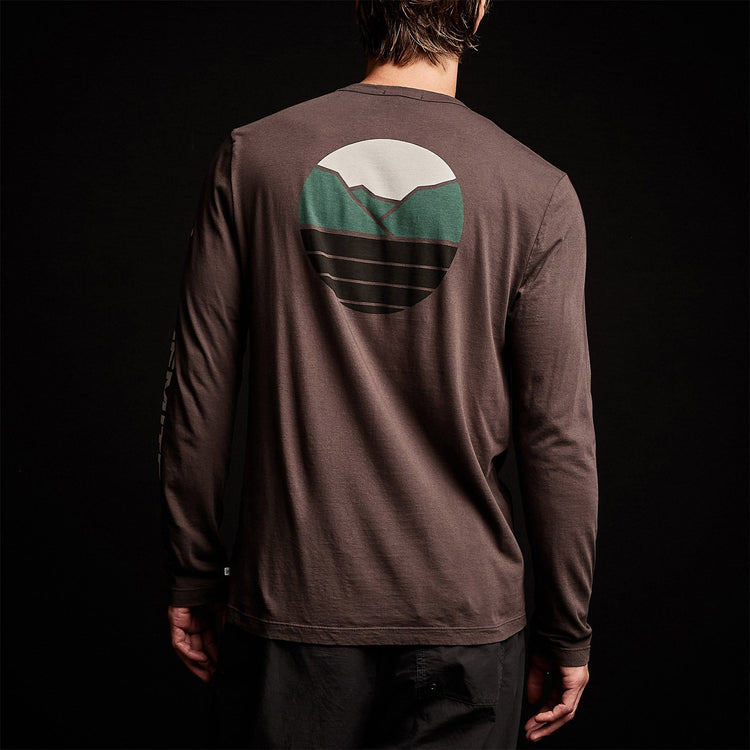 Long Sleeve Crew Neck Y/ Circle Mtn in Porcupine | James Perse Los Angeles