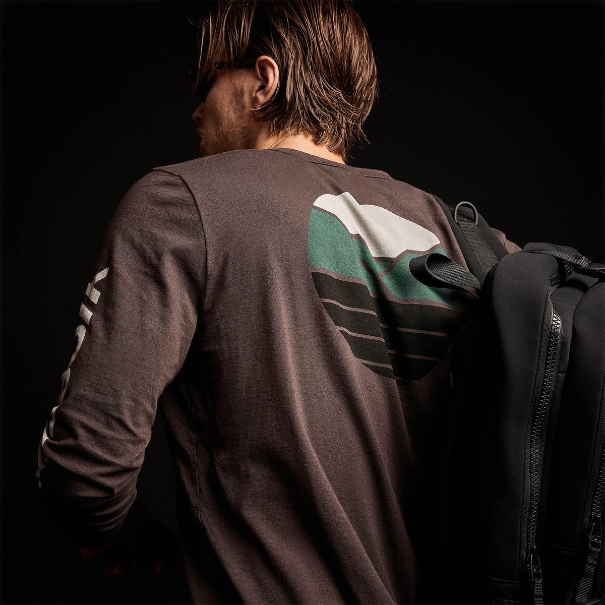 Long Sleeve Crew Neck Y/ Circle Mtn in Porcupine | James Perse Los Angeles