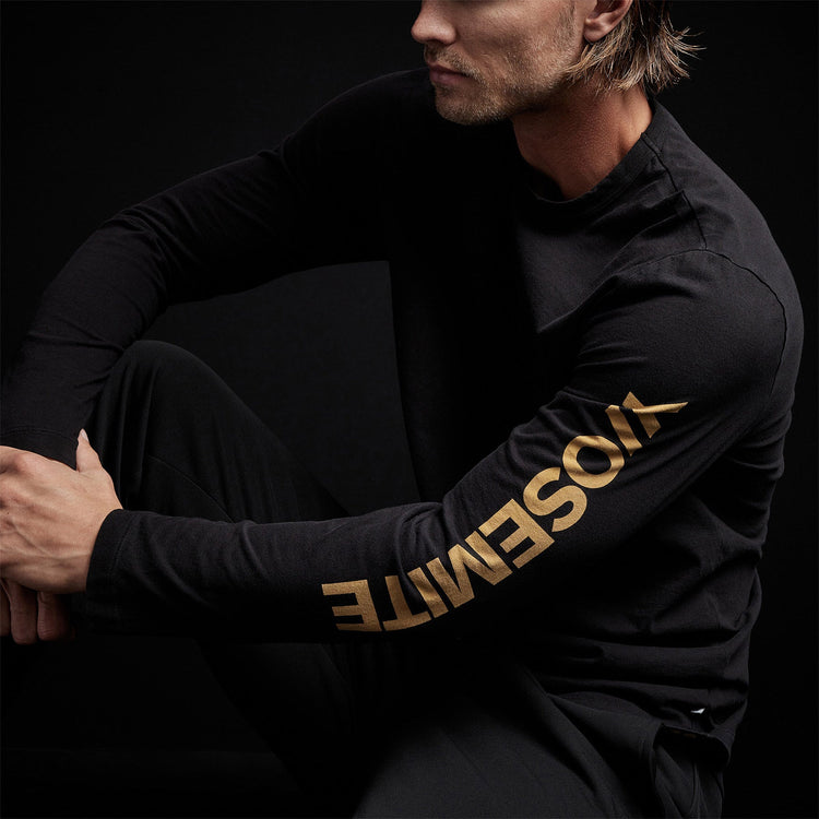 Long Sleeve Crew Neck Ca Yosemite in Black | James Perse Los Angeles