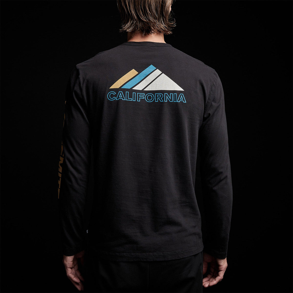 Long Sleeve Crew Neck Ca Yosemite in Black | James Perse Los Angeles