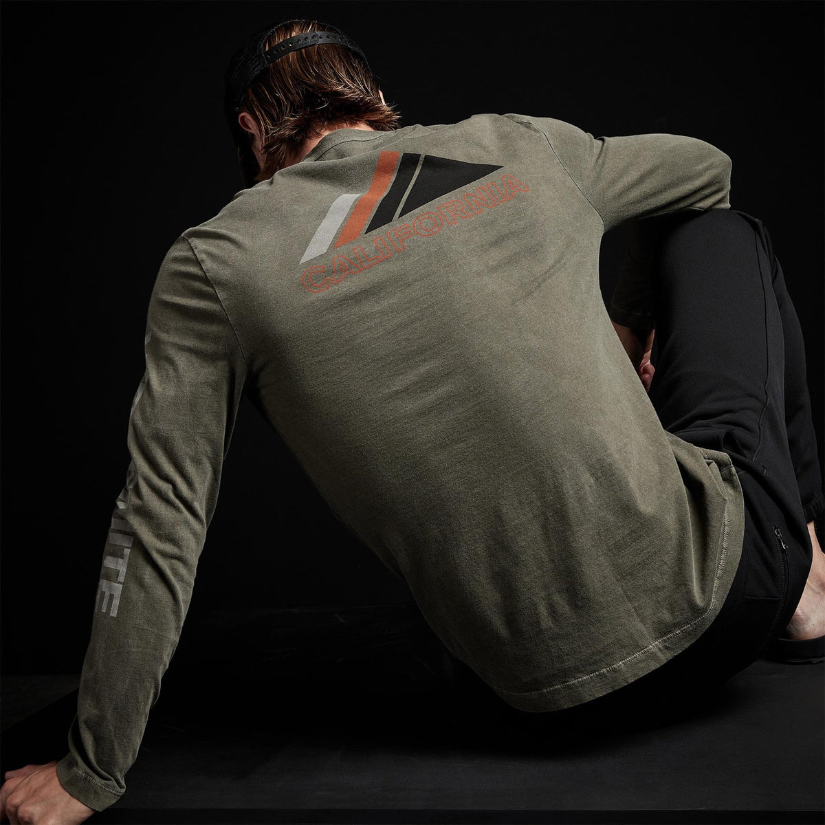 Long Sleeve Crew Neck Ca Yosemite in Platoon Pigment | James Perse Los Angeles