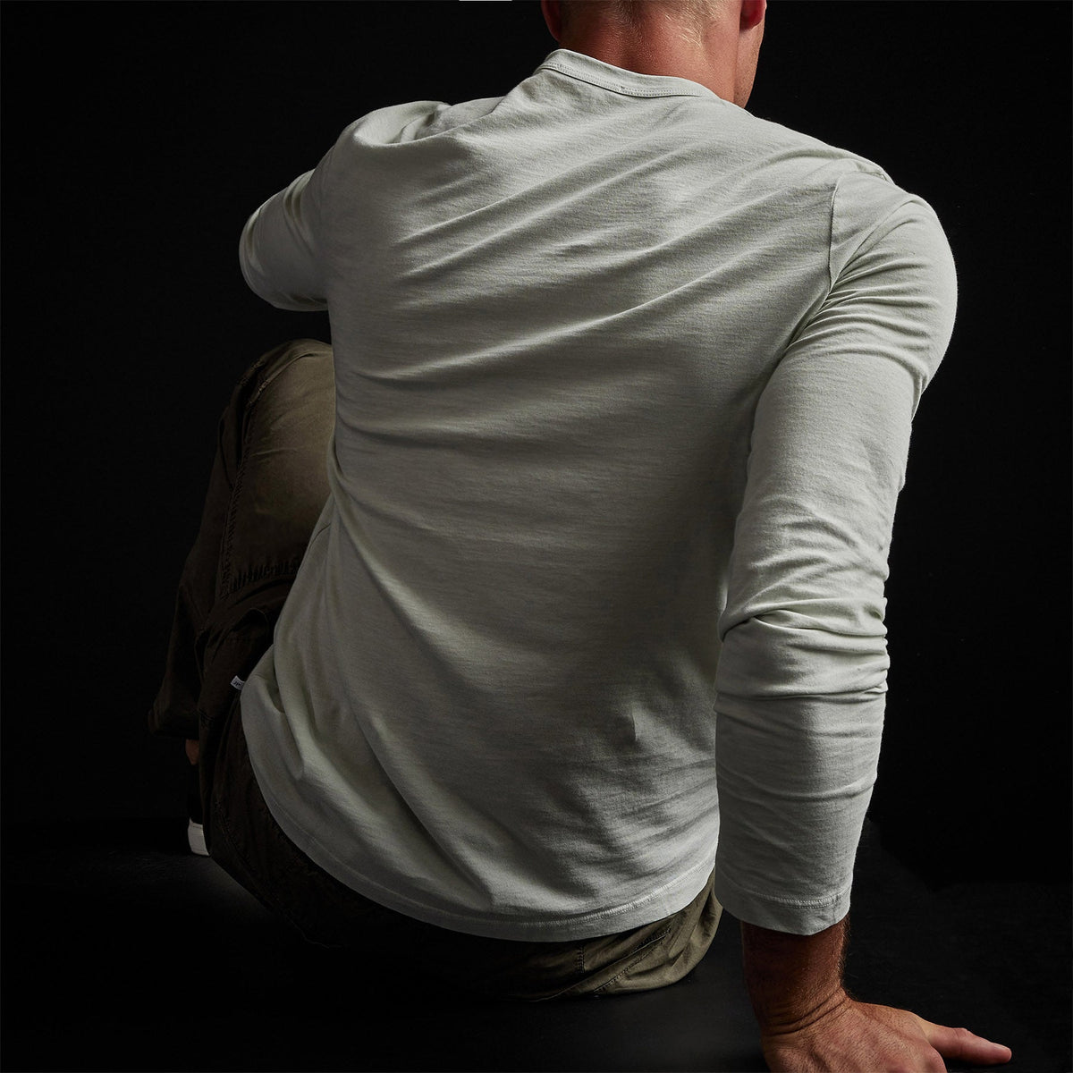 Long Sleeve Crew Neck in Celery Pigment | James Perse Los Angeles