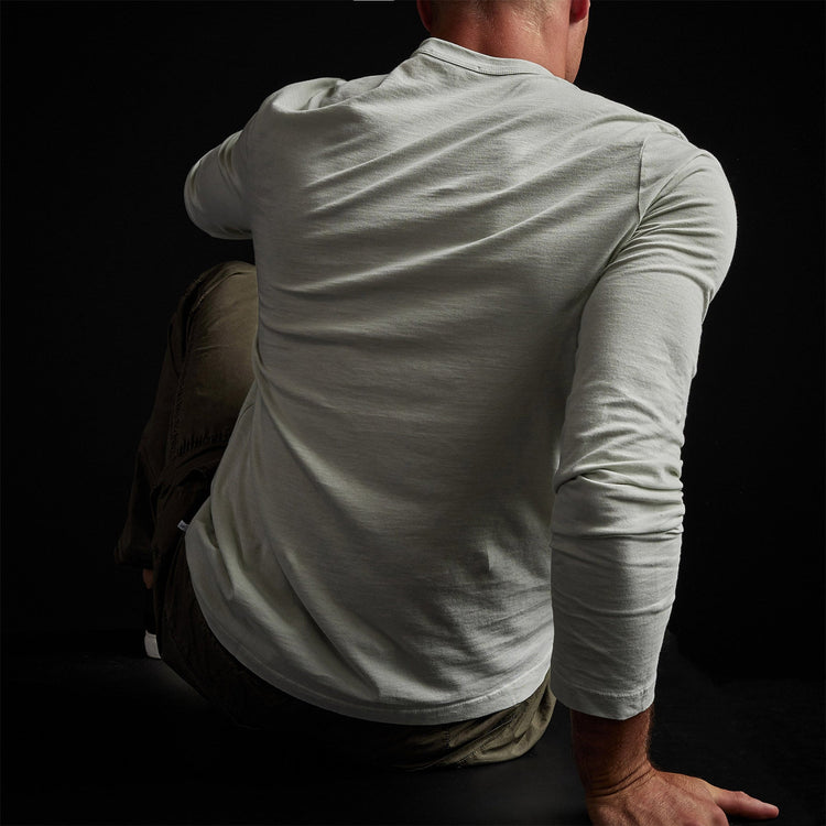 Long Sleeve Crew Neck in Celery Pigment | James Perse Los Angeles