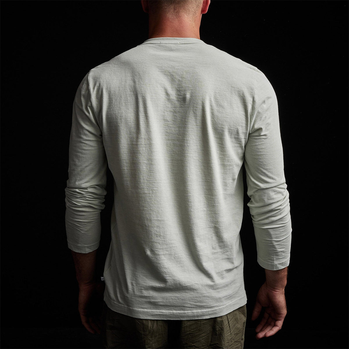Long Sleeve Crew Neck in Celery Pigment | James Perse Los Angeles